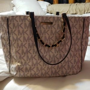 Michael kors purse